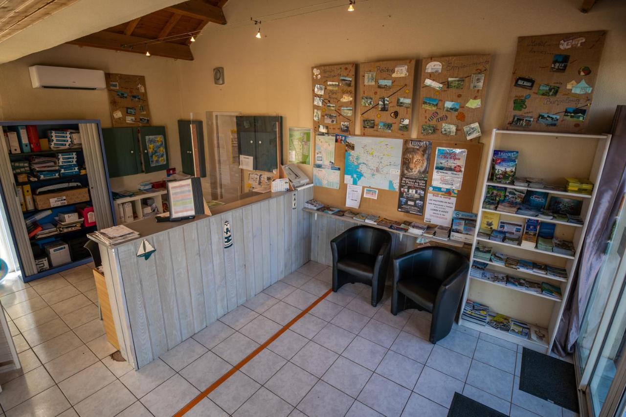 Camping Les Brillas Les Moutiers Exterior foto
