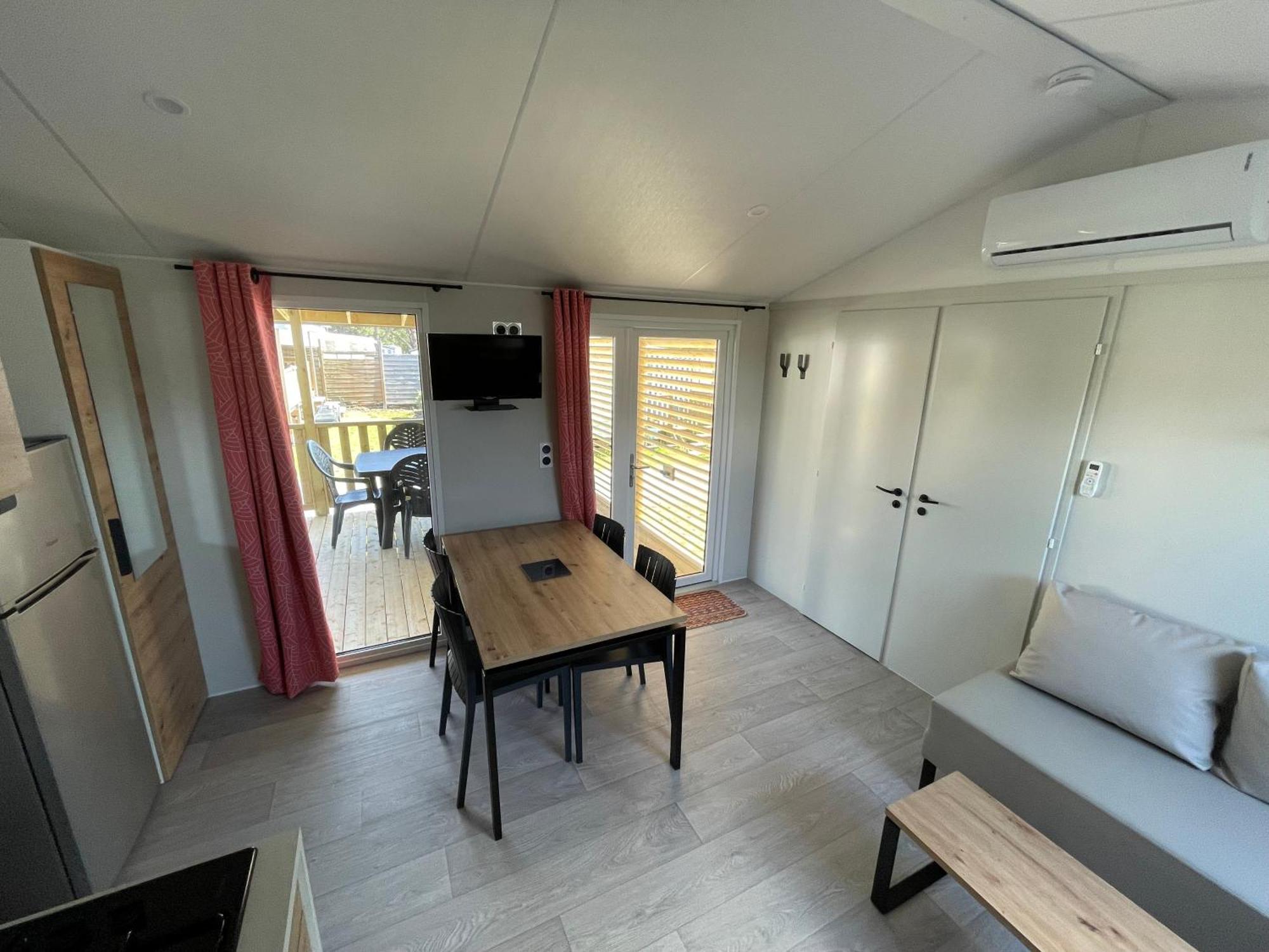 Camping Les Brillas Les Moutiers Exterior foto